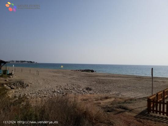  PARCELA A SOLO 100 MTS. DE LA PLAYA - ALMERIA 