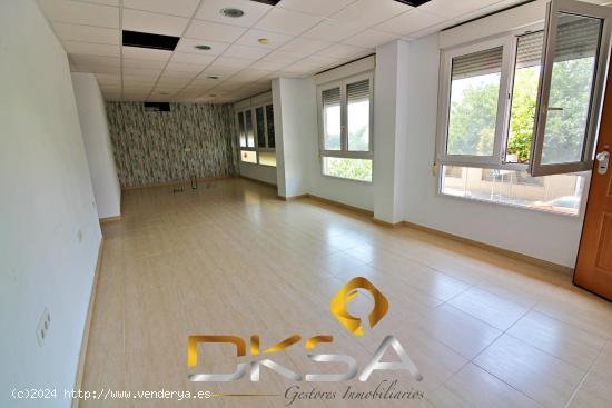 Local comercial en entresuelo en venta, zona piscinas, Vila-real - CASTELLON