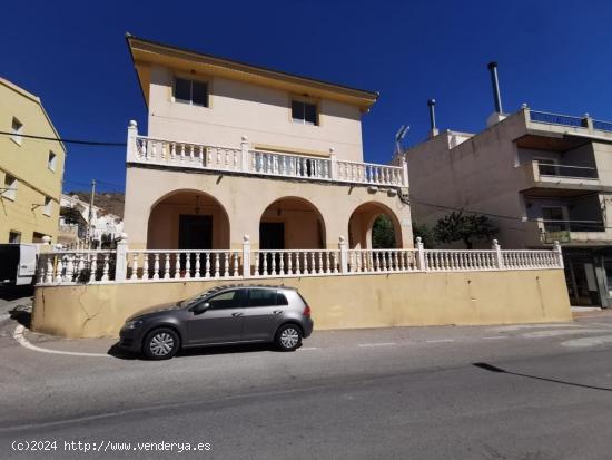 Casa en venta en Oria - ALMERIA