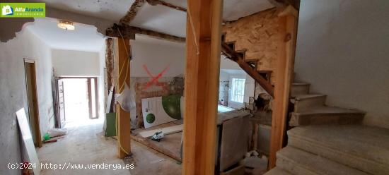 CASA CON GRAN TERRENO EN NAVA DE ROA - BURGOS