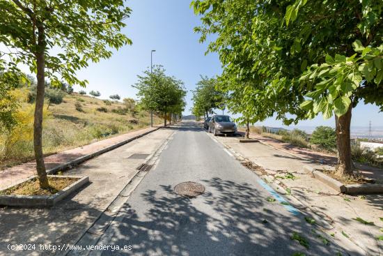 Terreno industrial en Alfacar, perfecto para inversores - GRANADA