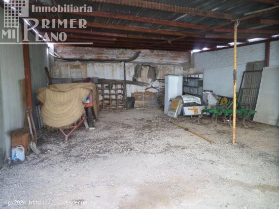 *Solar en la zona centro de Tomelloso, junto a Plaza de Toros, con 275m2 con 9'30m fachada* - CIUDAD