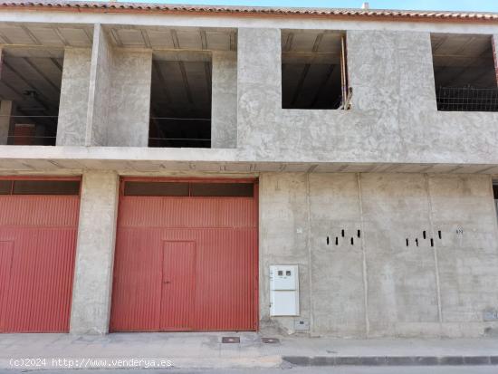  CASAS EN CONSTRUCCIÓN CON AMPLIOS ALMACENES. - ALICANTE 