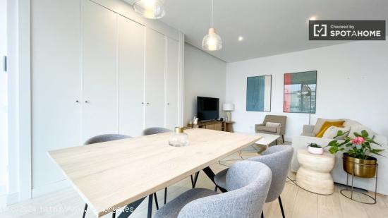 Apartamento de 2 dormitorios en alquiler en Madrid - MADRID