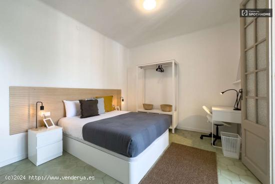 Alquiler de habitaciones en apartamento de 4 dormitorios en Fort Pienc - BARCELONA