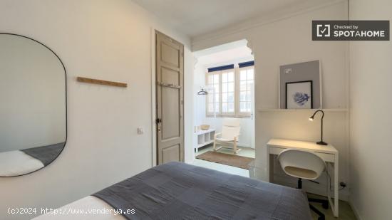 Alquiler de habitaciones en apartamento de 4 dormitorios en Fort Pienc - BARCELONA