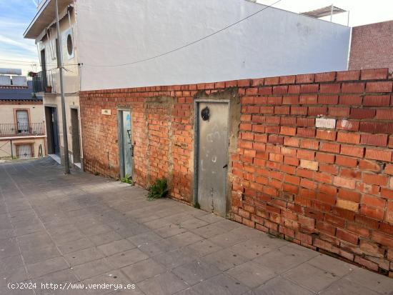 Solar urbano  y peatonal a la venta en Coria del Rio - SEVILLA