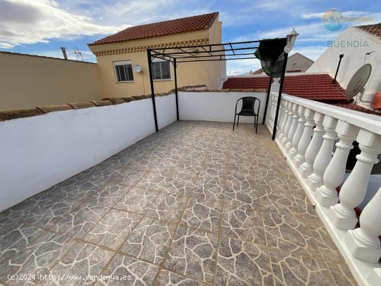 CASA EN PLANTA BAJA CON BONITO PATIO Y TERRAZA EN LOS CANOVAS - MURCIA