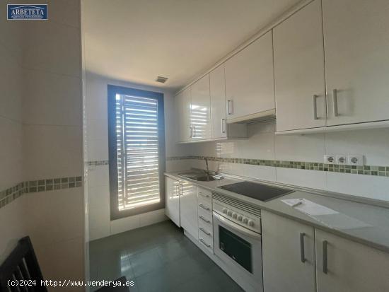 INMOBILIARIA ARBETETA VENDE ÁTICO DE DOS DORMITORIOS EN LAS CAÑAS, GUADALAJARA - GUADALAJARA