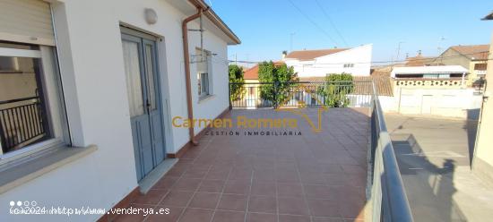 CASA EN VENTA  CON PATIO Y TERRAZA - SALAMANCA