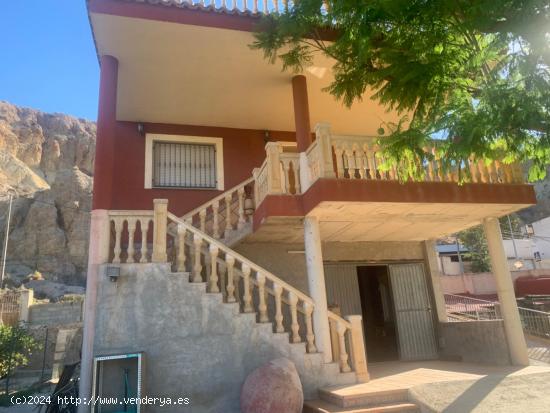 Preciosa casa con parcela y piscina en Blanca - MURCIA