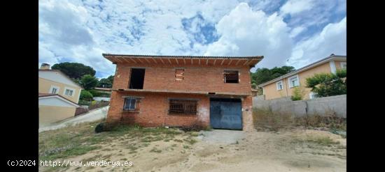 VIVIENDA INDEPENDIENTE EN CONSTRUCCIÓN EN VALDEMAQUEDA - MADRID