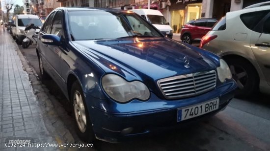 Mercedes Clase C C 200 de 2002 con 201.000 Km por 4.900 EUR. en Alicante