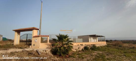 SE VENDE CASITA DE 65 M2 EN PARCELA DE 9000 M2, PARTIDA CACHAPETS !!!!!! - ALICANTE