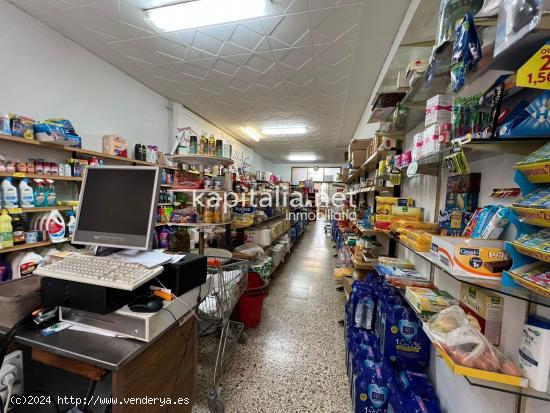 Local comercial en venta y traspaso zona Llombo - VALENCIA