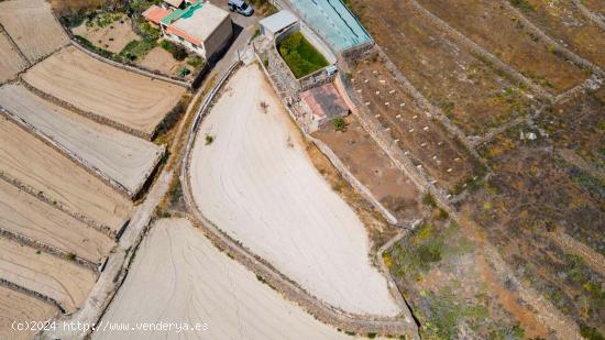 ¡Oportunidad! Terreno de 864m2 con casa terrera y vistas panorámicas en La Escalona. - SANTA CRUZ 