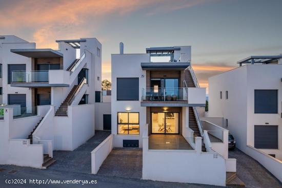 NUEVOS BUNGALOWS DE PLANTA ALTA EN SAN MIGUEL DE SALINAS - ALICANTE