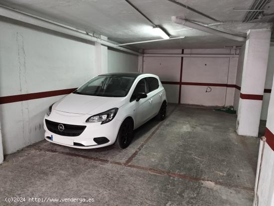 Se vende plaza de garaje para coche pequeño, cerca del paseo marítimo, en Torrevieja. - ALICANTE