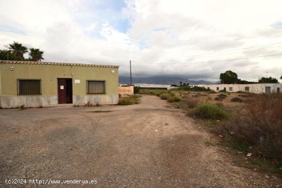  TERRENO  Y VIVIENDA, EN LAS NORIAS. - ALMERIA 