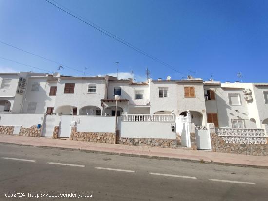 Bungalow duplex en la zona de Calas Blancas - ALICANTE