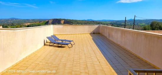 Casa con  amplio garaje y  terraza en Maria de la Salud - BALEARES