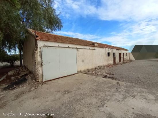 Casa de campo con terreno junto a El Esparragal y Puerto Lumbreras - MURCIA