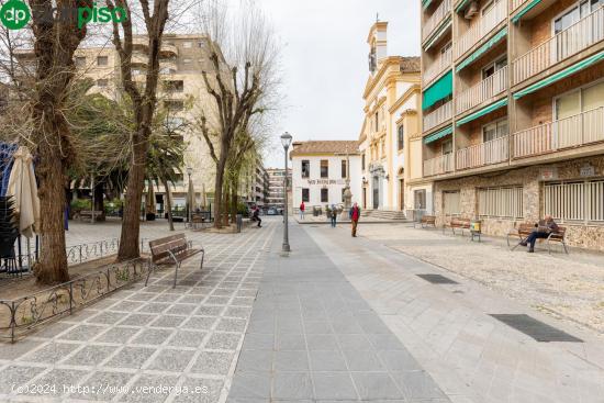 Plaza de Garage en zona Plaza de Gracia. - GRANADA