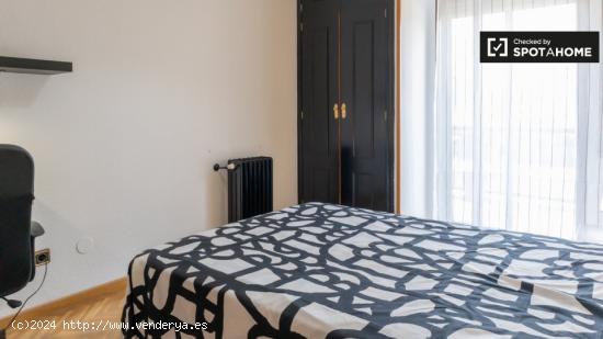 Habitaciones en alquiler en apartamento de 5 dormitorios en Alcalá De Henares. - MADRID