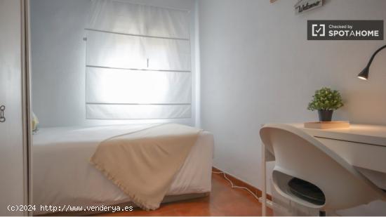 Se alquila habitación en piso de 4 dormitorios en Prosperidad - MADRID