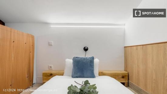 Apartamento con cama de matrimonio totalmente equipado y amueblado. - MADRID