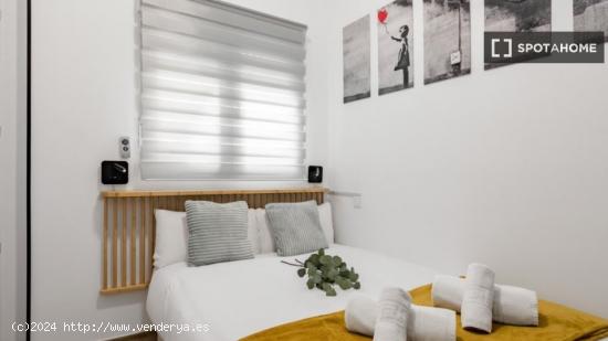 Apartamento con cama de matrimonio totalmente equipado y amueblado. - MADRID