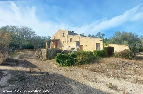 Emblemática finca rústica del Siglo XVIII con 37.673 m2 en Sant Joan - BALEARES