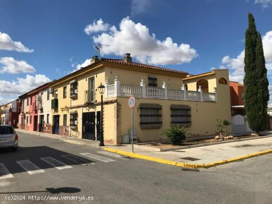 Chalet adosado en venta en Calle Guadalquivir, 41806, Umbrete (Sevilla) 155.000 € -12% - SEVILLA