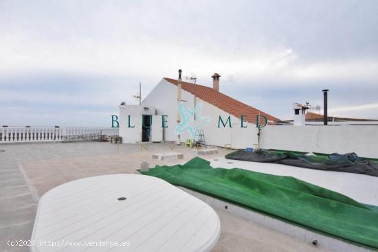 PRECIOSO ÁTICO CON SOLARIUM Y VISTAS AL MAR EN ISLA PLANA - MURCIA