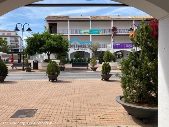 Local comercial a la venta en la Plaza del Ayuntamiento de Altea - ALICANTE