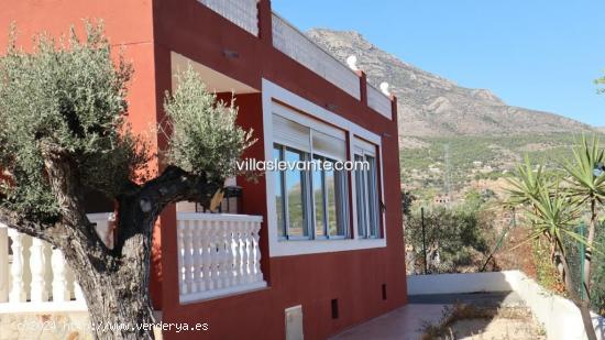 EXCLUSIVA FINCA RUSTICA CON PISCINA - ALICANTE