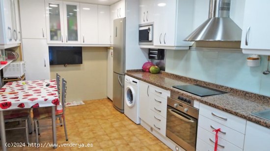 Unifamiliar adosada en venta  en Sant Fost de Campsentelles - Barcelona