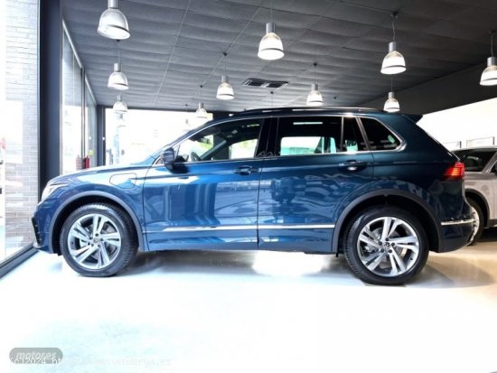 Volkswagen Tiguan 1.4 TSI eHybrid DSG R-Line de 2024 con 20 Km por 48.490 EUR. en Barcelona