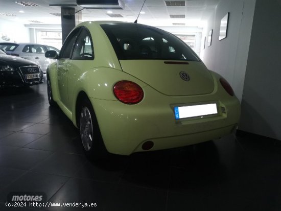 Volkswagen New Beetle 1.6 de 2002 con 71.300 Km por 6.500 EUR. en Alicante