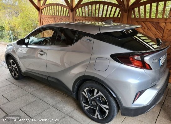 Toyota C-HR 2.0 220PH Advance de 2023 con 26.506 Km por 31.000 EUR. en Barcelona