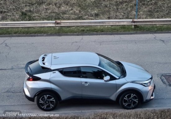 Toyota C-HR 2.0 220PH Advance de 2023 con 26.506 Km por 31.000 EUR. en Barcelona