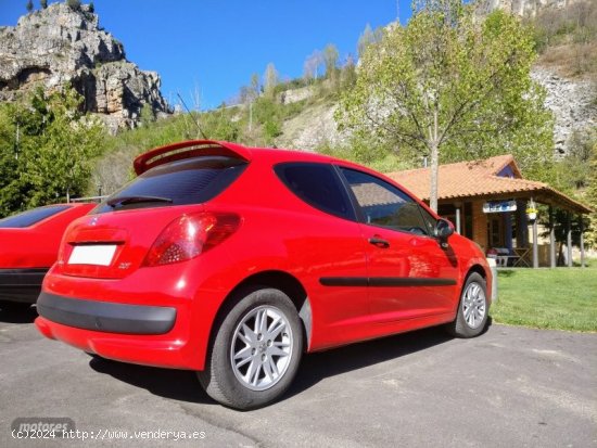 Peugeot 207 Urban acabado sport de 2008 con 130.000 Km por 5.900 EUR. en Leon