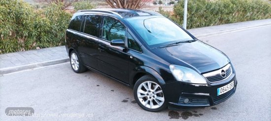 Opel Zafira 1.9 CDTI COSMO 150CV de 2005 con 206.000 Km por 4.900 EUR. en Ciudad Real