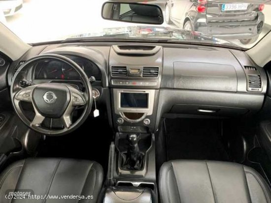 Ssangyong Rexton W D22T Premium 4x2 7 PLAZAS de 2017 con 74.000 Km por 18.900 EUR. en Guipuzcoa