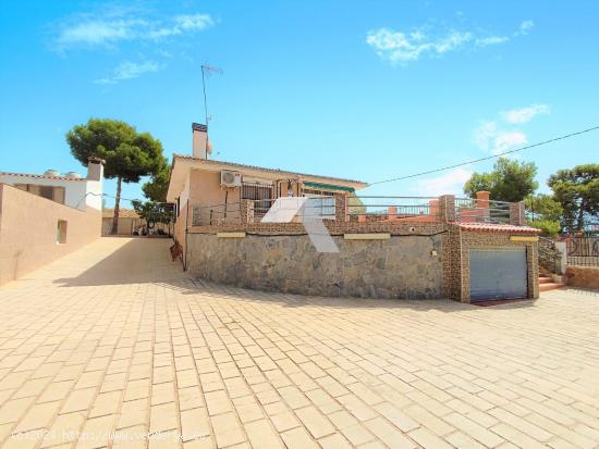 Bonito chalet en plena naturaleza - ALICANTE