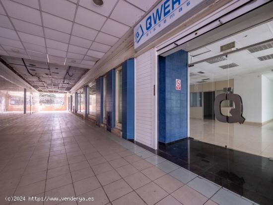 En venta o alquiler local comercial de 1512 m2 Avda Juan XXIII y Luis Doreste Silva - LAS PALMAS