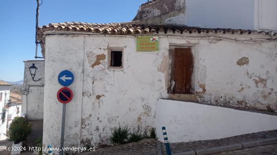 SE VENDE CASA EN EL CENTRO DE ZAHARA PARA REFORMAR - CADIZ