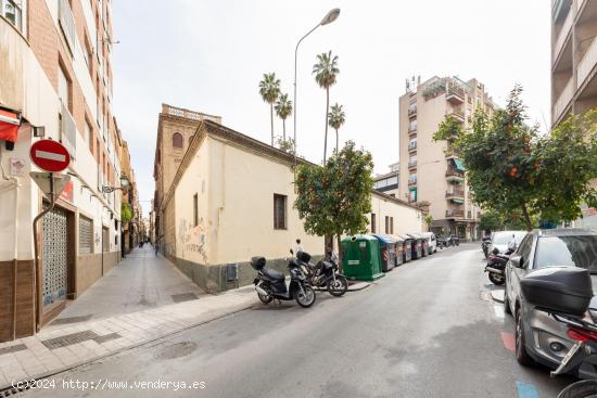 Plaza de Garage en zona Plaza de Gracia. - GRANADA