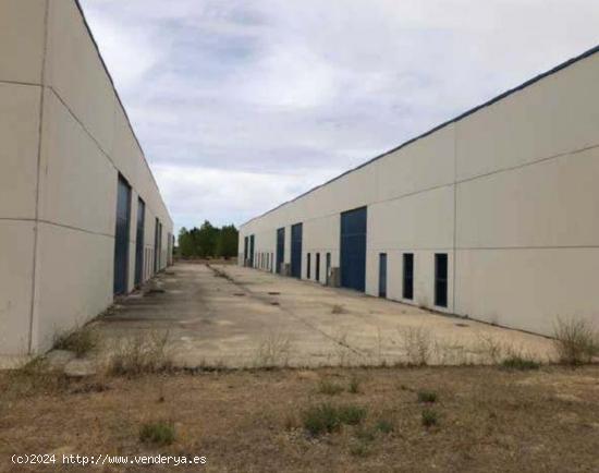 Urbis te ofrece una nave industrial en venta en Babilafuente, Salamanca. - SALAMANCA