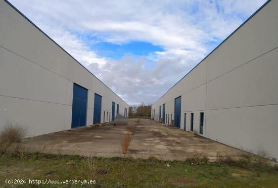 Urbis te ofrece una nave industrial en venta en Babilafuente, Salamanca. - SALAMANCA